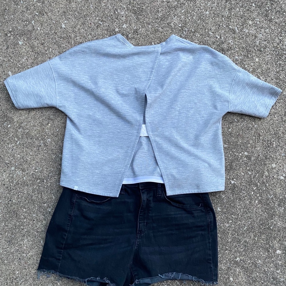 Lululemon open back tee